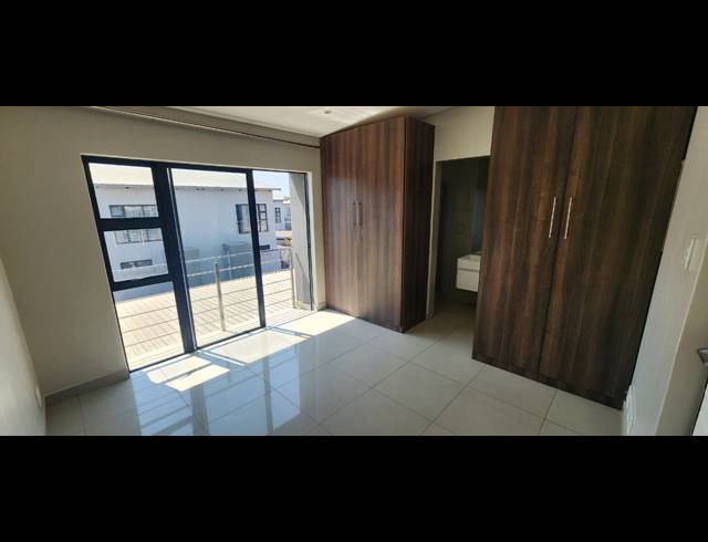 2 BEDROOM DUPLEX FOR SALE IN EQUESTRIA